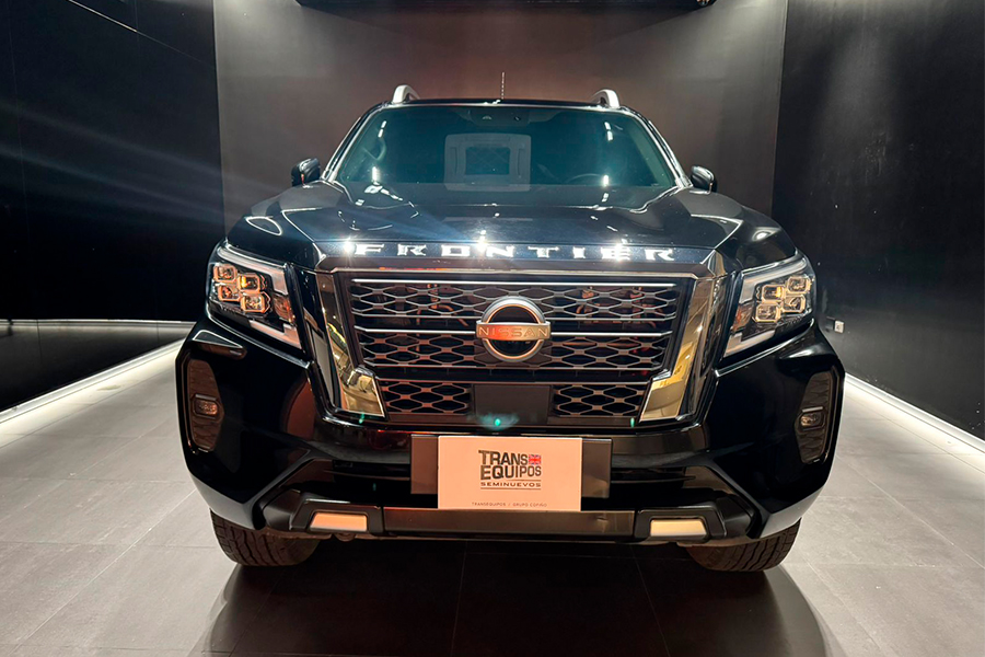 Nissan Frontier LE 4x4